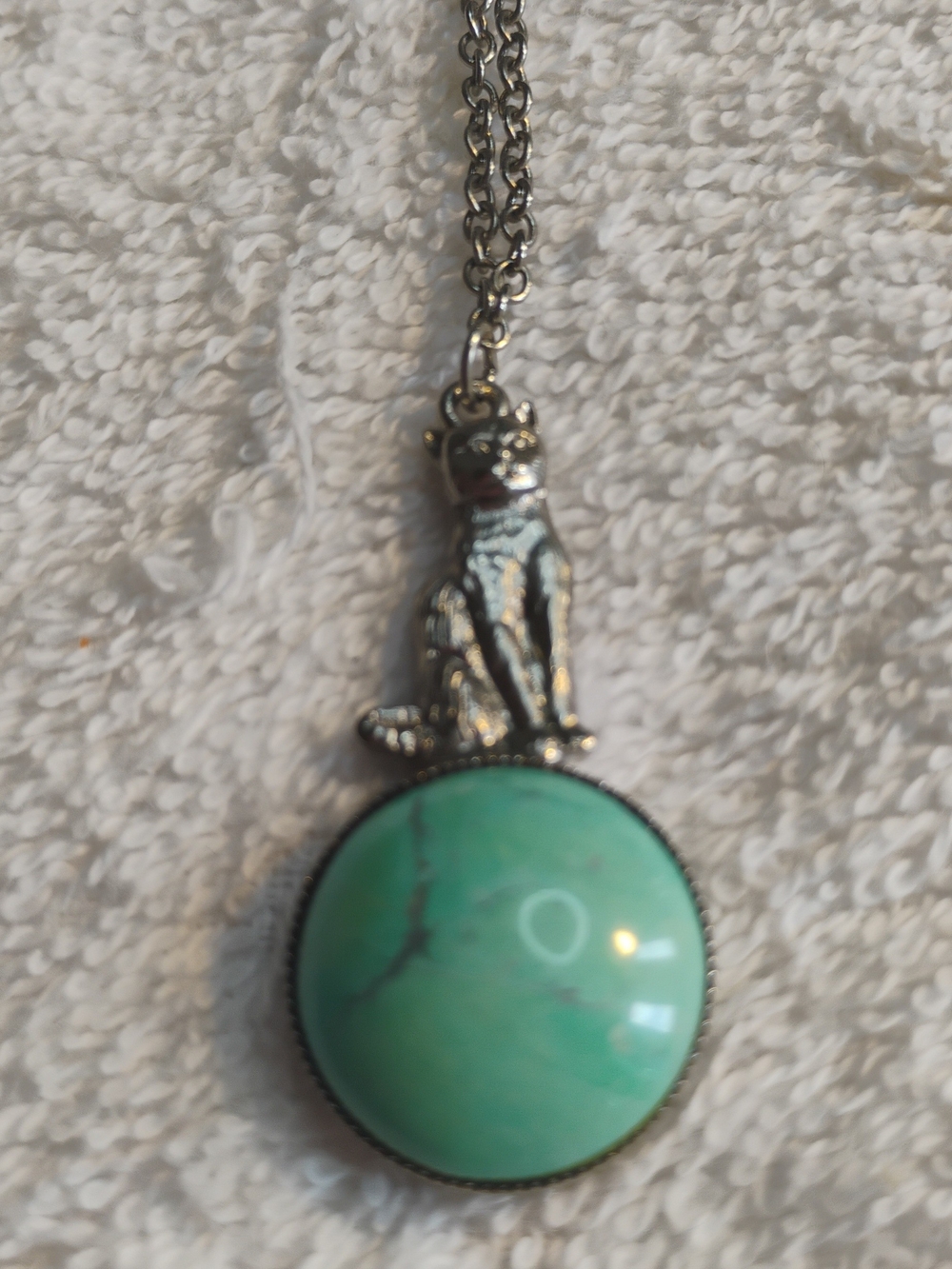 1928 Brand Sitting Kitty Gemstone Collection Blue Turquoise Silver Tone Chain